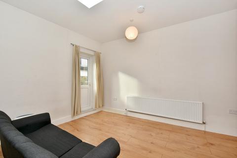 2 bedroom flat to rent, North End Road, West Kensington, SW6