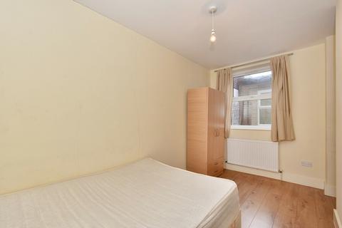 2 bedroom flat to rent, North End Road, West Kensington, SW6