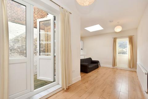 2 bedroom flat to rent, North End Road, West Kensington, SW6