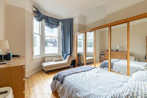 2 bedroom flat to rent, Sinclair Road, West Kensington, W14