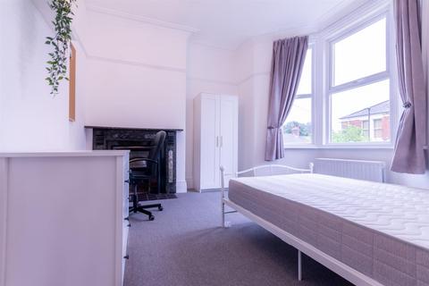 3 bedroom flat to rent, Greystoke Avenue, Sandyford, Newcastle Upon Tyne