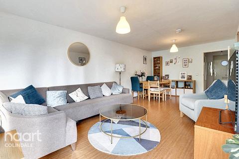12 Airco Close, London, NW9 0NW
