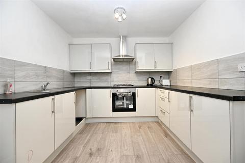 4 bedroom terraced house for sale, Commercial Road, Eastbourne