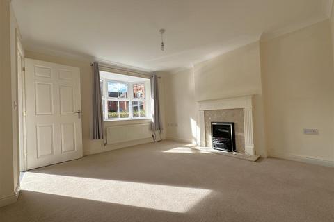 3 bedroom terraced house for sale, Curlew Drive, Chippenham