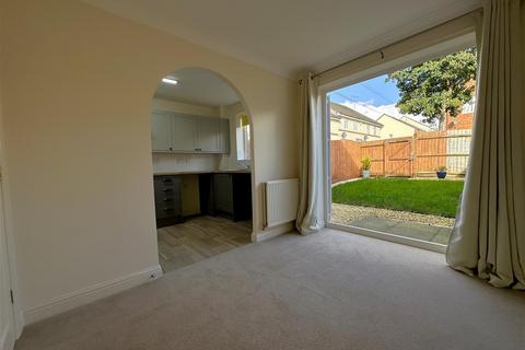 3 bedroom terraced house for sale, Curlew Drive, Chippenham