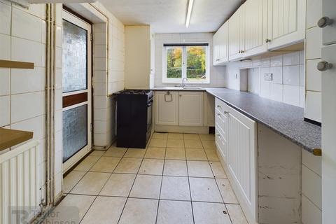 3 bedroom house to rent, Denchers Plat, Crawley