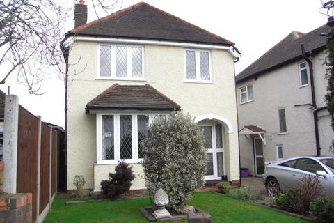 3 bedroom detached house to rent, Stoughton Road, Guildford GU2