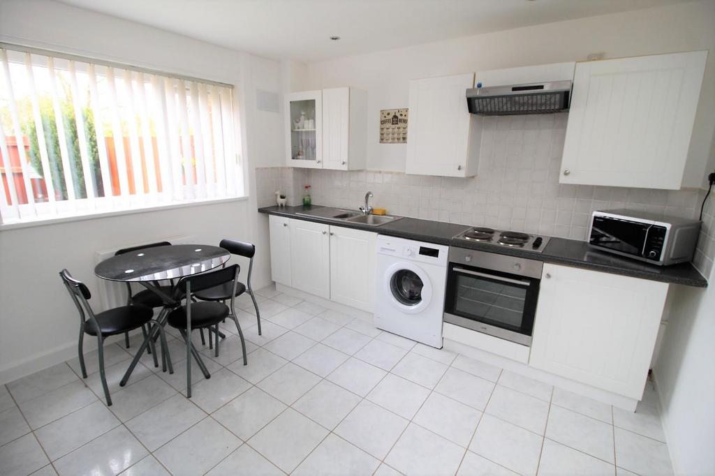 Kitchen/Dining Area