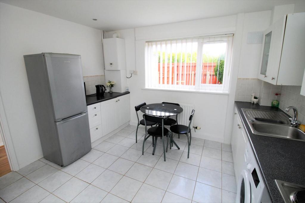 Kitchen/Dining Area