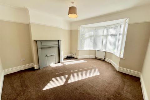 3 bedroom semi-detached house to rent, Fellside Road, Whickham, Newcastle Upon Tyne