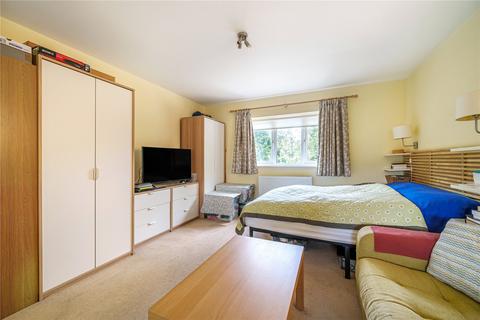 21 Holly Lane, Godalming, GU7 2LP