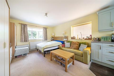 21 Holly Lane, Godalming, GU7 2LP