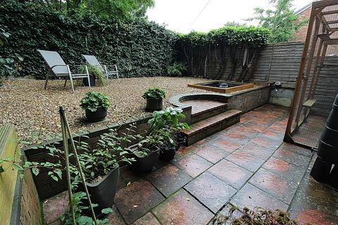 11 Hadrian Drive, Coleshill, Birmingham, B46 1HW
