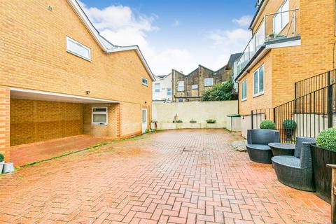 Apartment 5, 34 - 38 Lind Road, Sutton, SM1 4PL