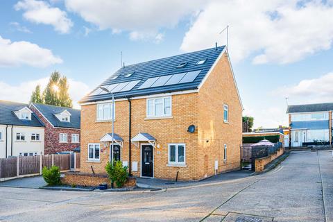 3 bedroom semi-detached house for sale, Saffory Close, Leigh-on-sea, SS9