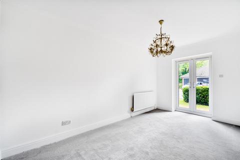 2 bedroom apartment for sale, Clevehurst, St. Georges Avenue, Weybridge, KT13