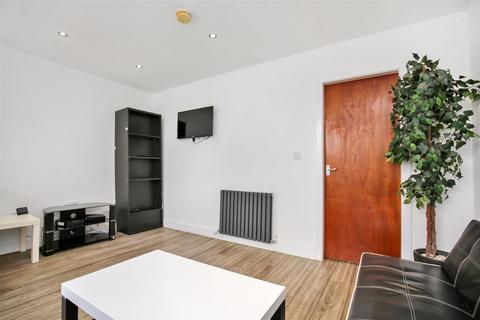 4 bedroom apartment to rent, Simpson Terrace, Newcastle Upon Tyne NE2