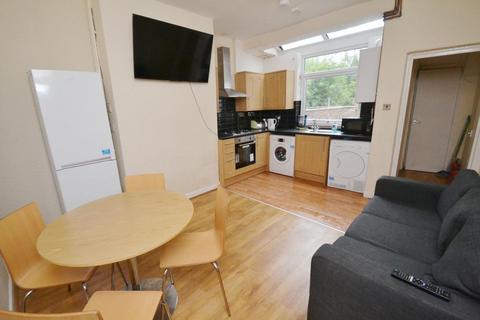 2 bedroom terraced house to rent, Brailsford Road, Manchester M14