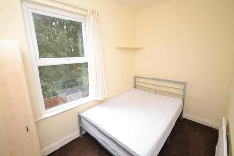 2 bedroom terraced house to rent, Brailsford Road, Manchester M14