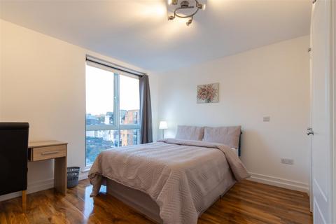 3 bedroom apartment to rent, Regent Court, Northbank, St John's Wood