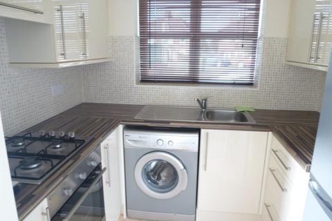 2 bedroom house to rent, Redhill Road, Castleford, WF10 3AD