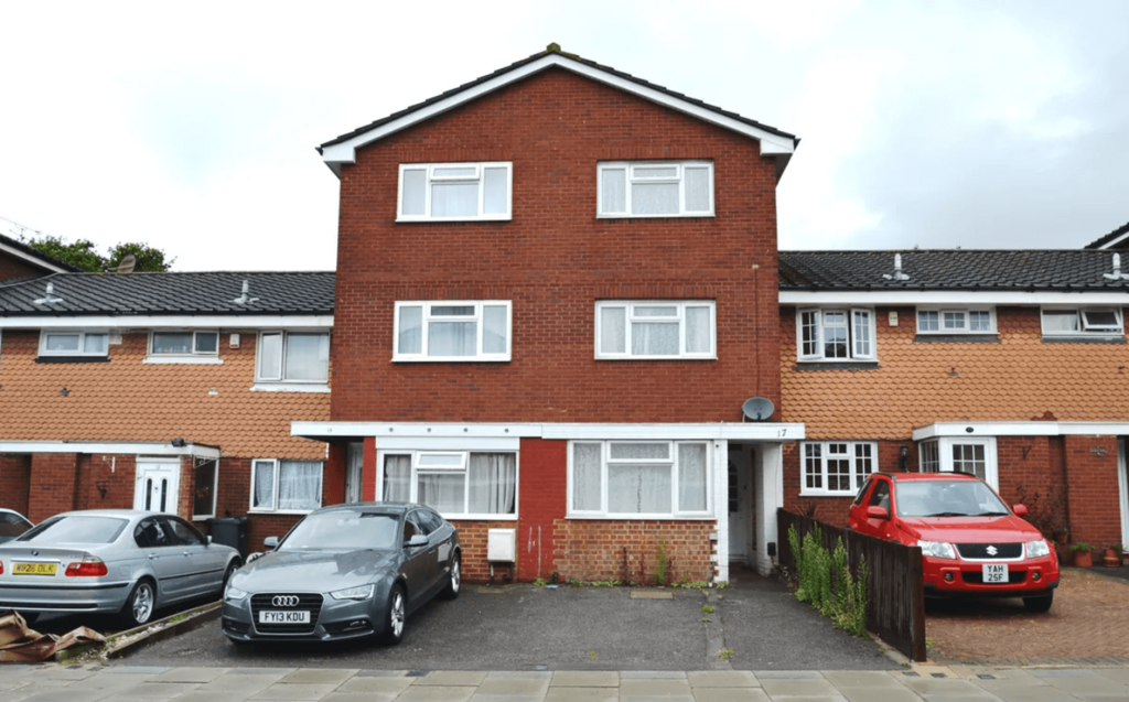 Four Bedroom Terraced House In Greenford