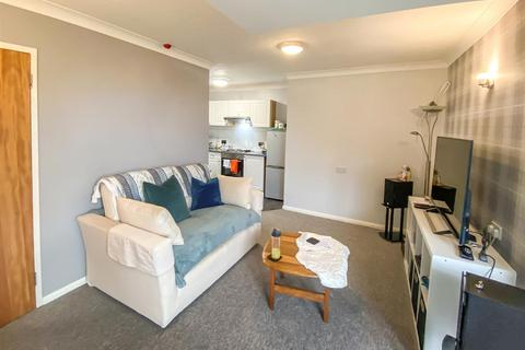 2 bedroom flat for sale, Sunnyhill Road, Poole BH12