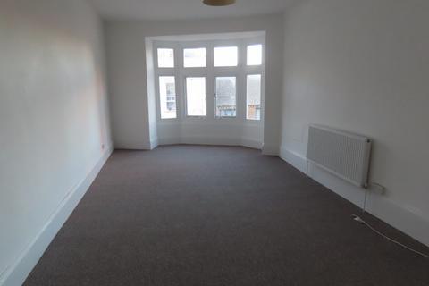 3 bedroom flat to rent, High Street, Ilfracombe, EX34