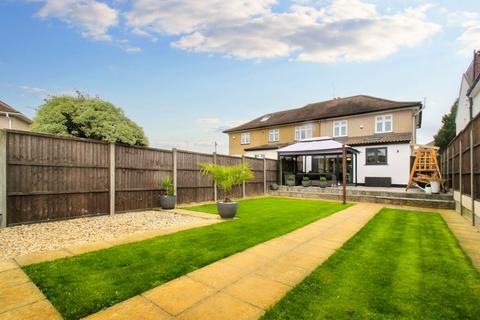 65 Derwent Drive, Hayes, UB4 8DS