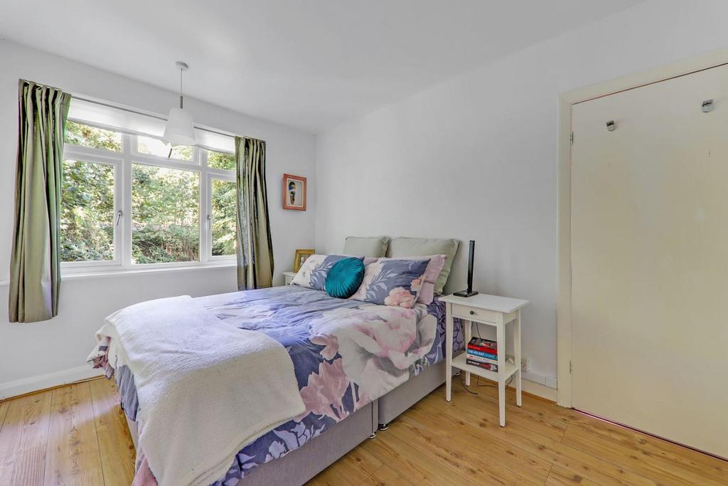 05-f0f9 JHProp Wpen - 16 Ridgemount Close - 13-mediu