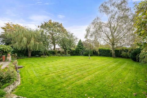 4 bedroom detached bungalow for sale, High Road, Grantham NG32