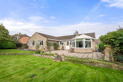 4 bedroom detached bungalow for sale, High Road, Grantham NG32