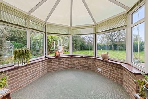 4 bedroom detached bungalow for sale, High Road, Grantham NG32