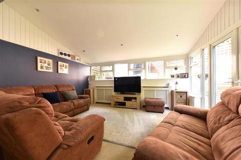 4 bedroom end of terrace house for sale, Ely Close, Stevenage