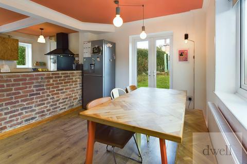 13 Lea Farm Road, Leeds, LS5 3PB