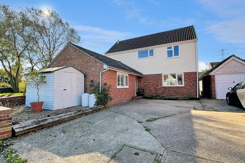 4 bedroom detached house for sale, Richard Avenue, Wivenhoe, Colchester, CO7