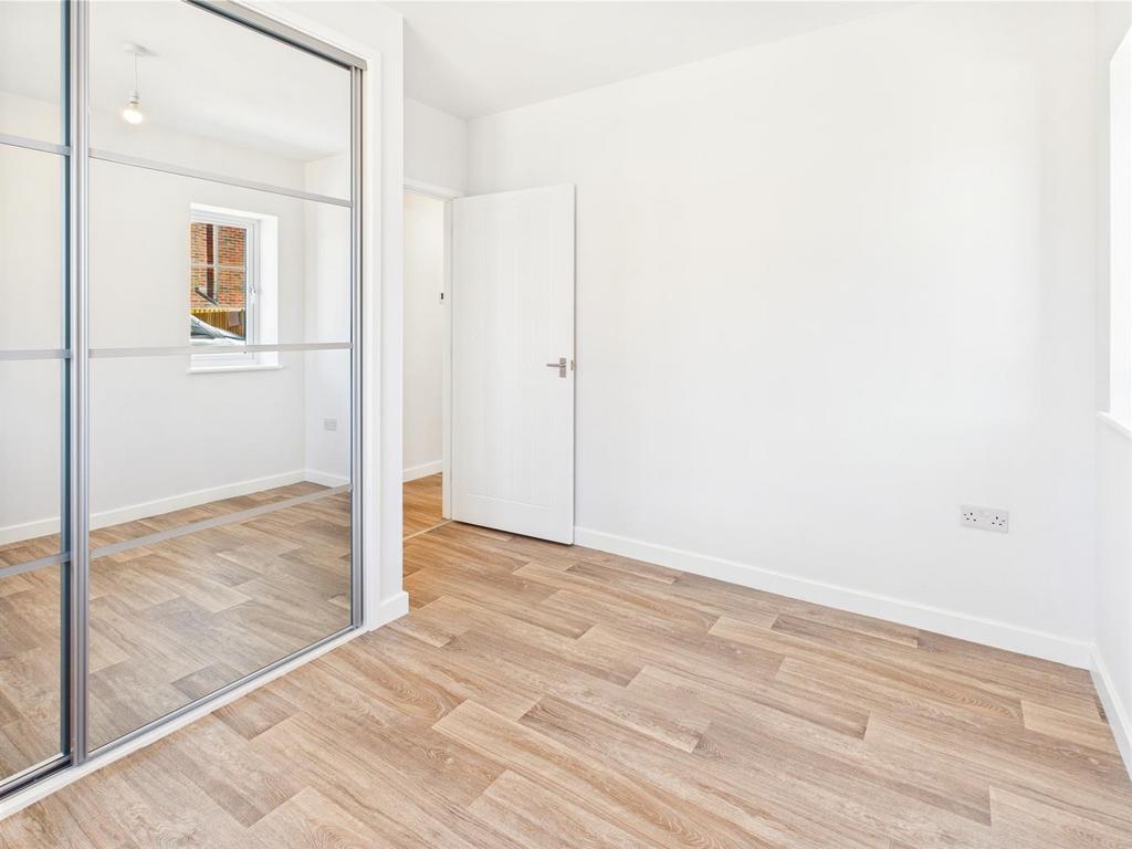CAM01713 G0-PR0104-STILL014.jpg