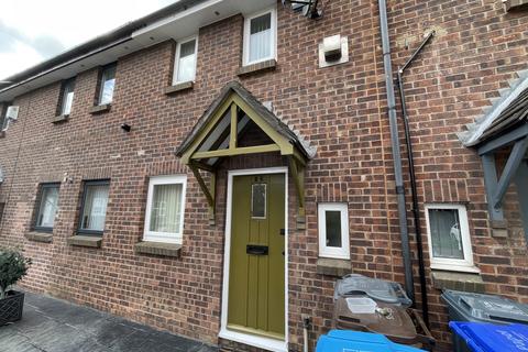 2 bedroom terraced house to rent, Hoskins Close, Manchester, M12