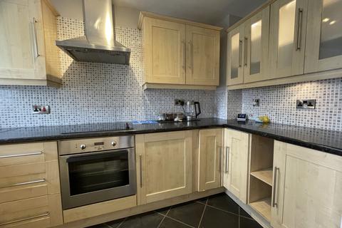 2 bedroom terraced house to rent, Hoskins Close, Manchester, M12