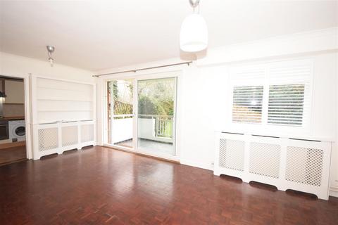 2 bedroom apartment to rent, Courtlands, Richmond