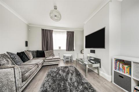 5 Downs View, Isleworth, TW7 5HF