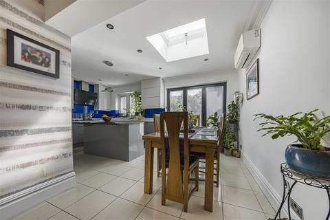 6 bedroom semi-detached house for sale, Jersey Road, Osterley