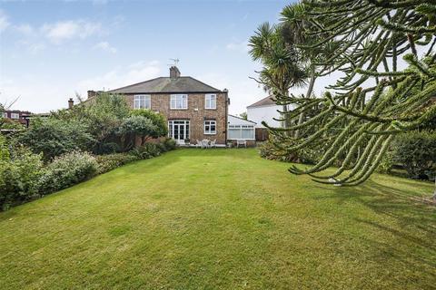 16 Downs View, Isleworth, TW7 5HF