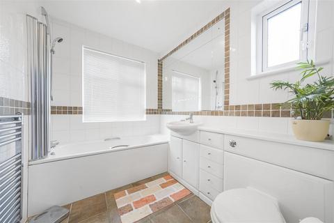 16 Downs View, Isleworth, TW7 5HF
