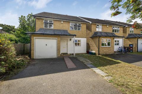 21 Hillary Drive, Isleworth, TW7 7EG
