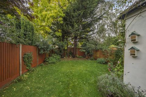 36 Syon Park Gardens, Isleworth, TW7 5NB