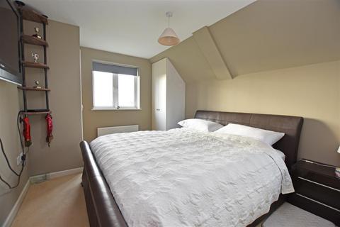 1 bedroom apartment for sale, Wood Lane, Isleworth