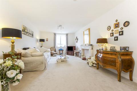 2 bedroom apartment for sale, Twickenham Road, Old Isleworth