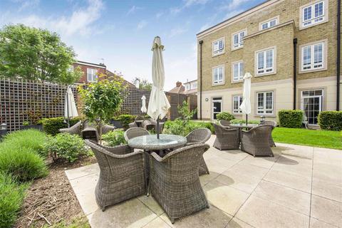 2 bedroom apartment for sale, Twickenham Road, Old Isleworth