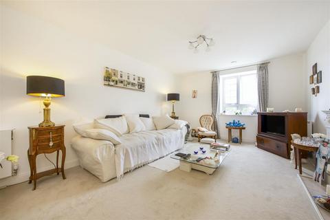 2 bedroom apartment for sale, Twickenham Road, Old Isleworth